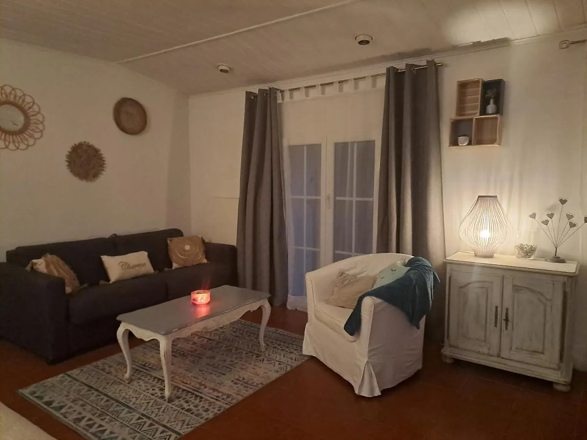 Mas Campagne Etoilee Appartement Caderousse 0*,  Frankrijk